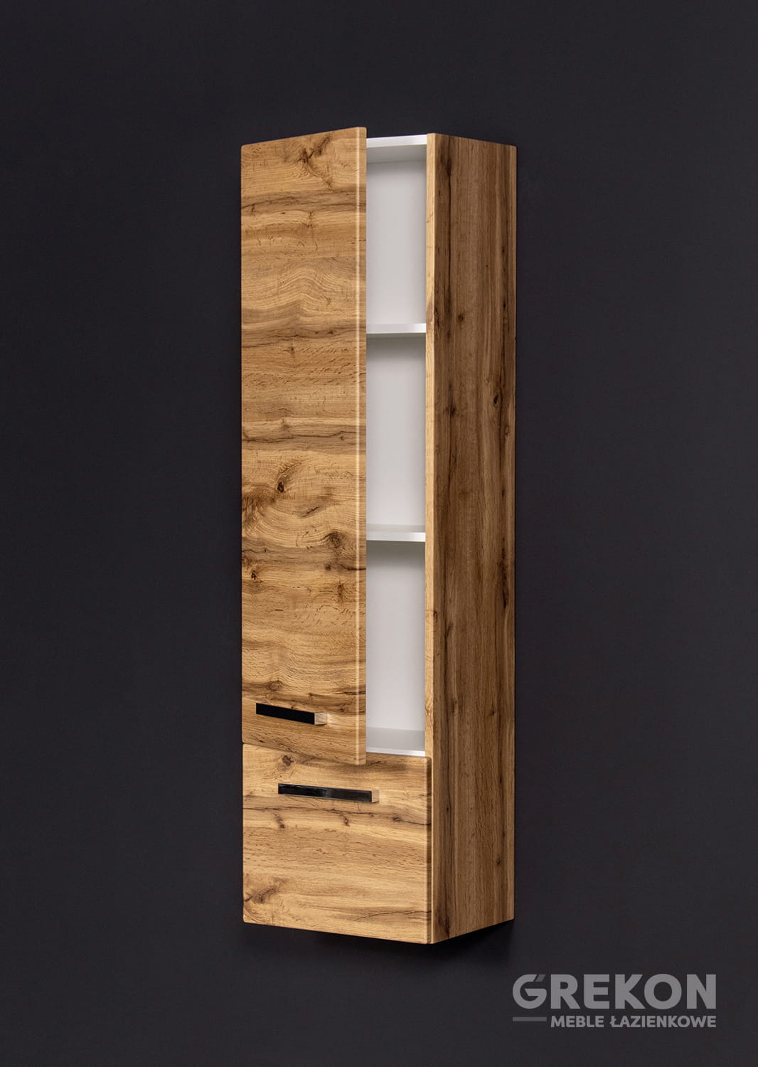 Tall storage unit in Oak